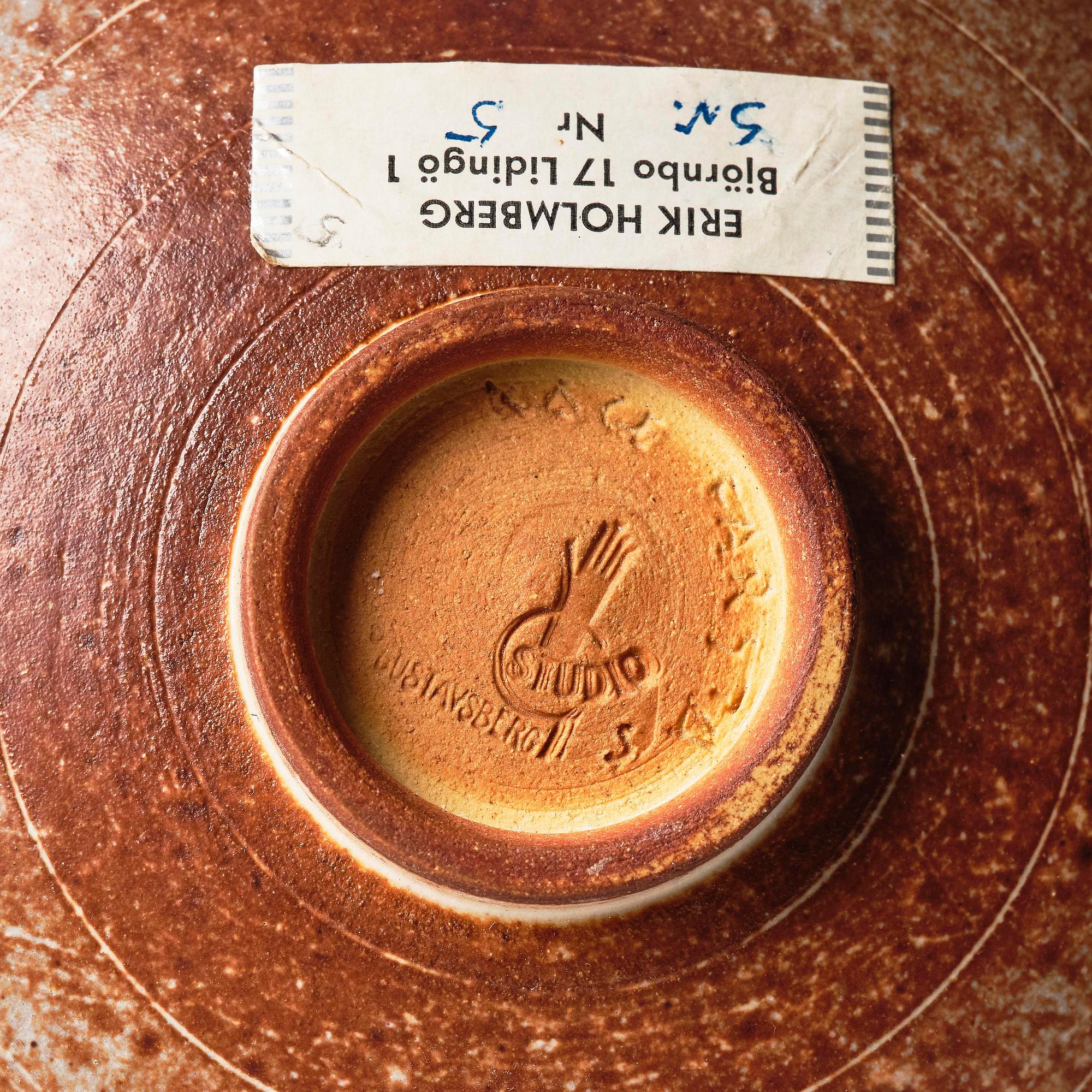 Wilhelm Kåge, a set of two Farsta stoneware dishes, Gustavsberg Studio, one dated 1949.