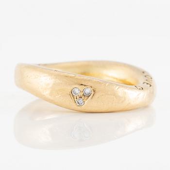 Ole Lynggaard, "Love ring", 18K gold with brilliant-cut diamonds.