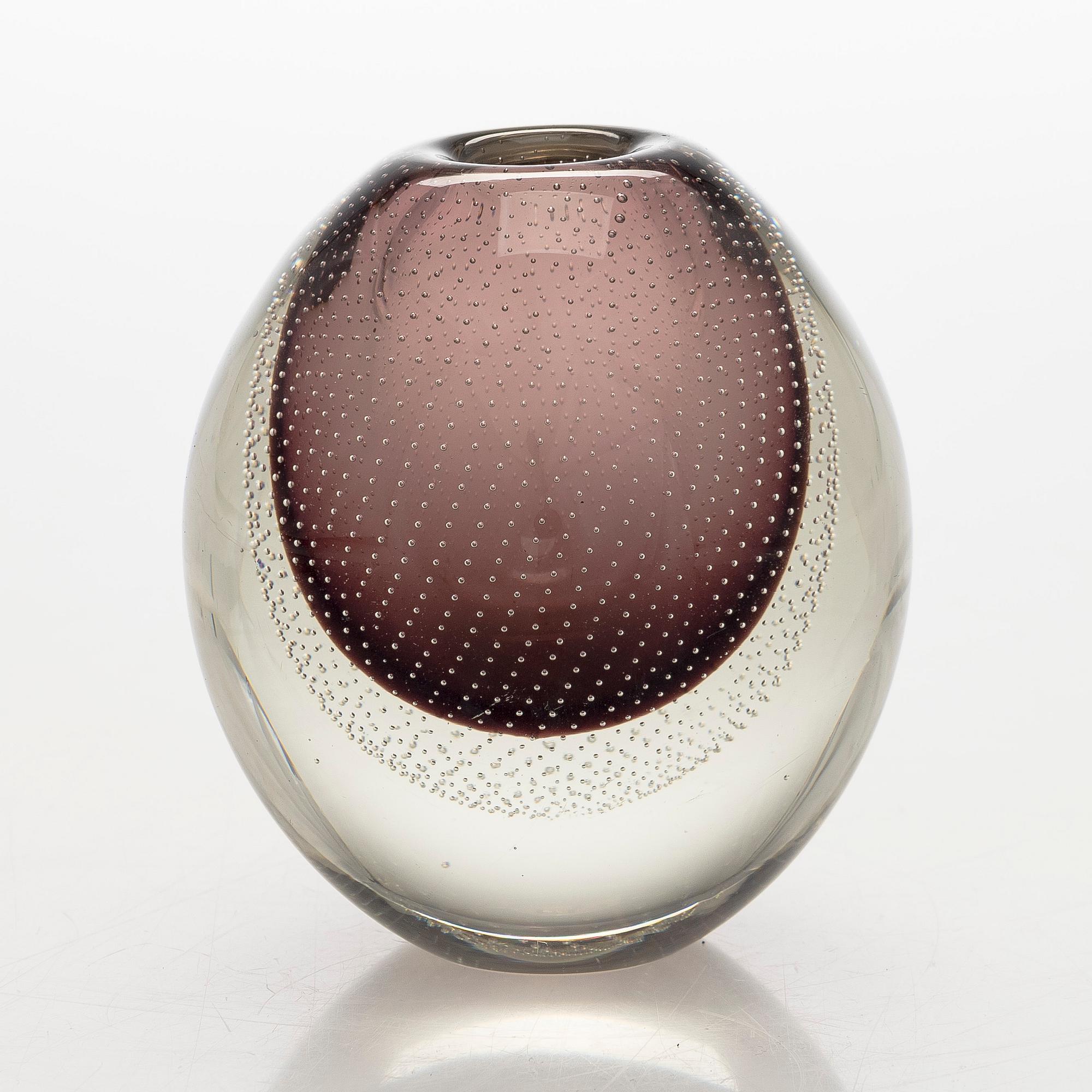 Gunnel Nyman, a model 'GN 17' vase, signed G. Nyman Nuutajärvi Notsjö -57.