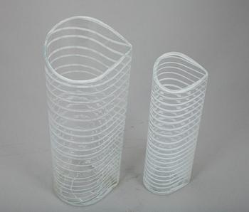 A SET OF TWO VASES.