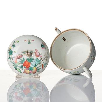 Parti, sex delar, porslin. Sen Qingdynasti/tidigt 1900-tal.