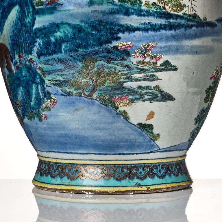 A large famille rose vase, Qing dynasty, circa 1800.