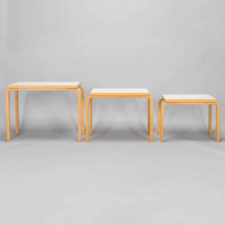 Alvar Aalto, sarjapöytä, 3 osaa, malli 88 ABC Artek 1900-luvun loppu.