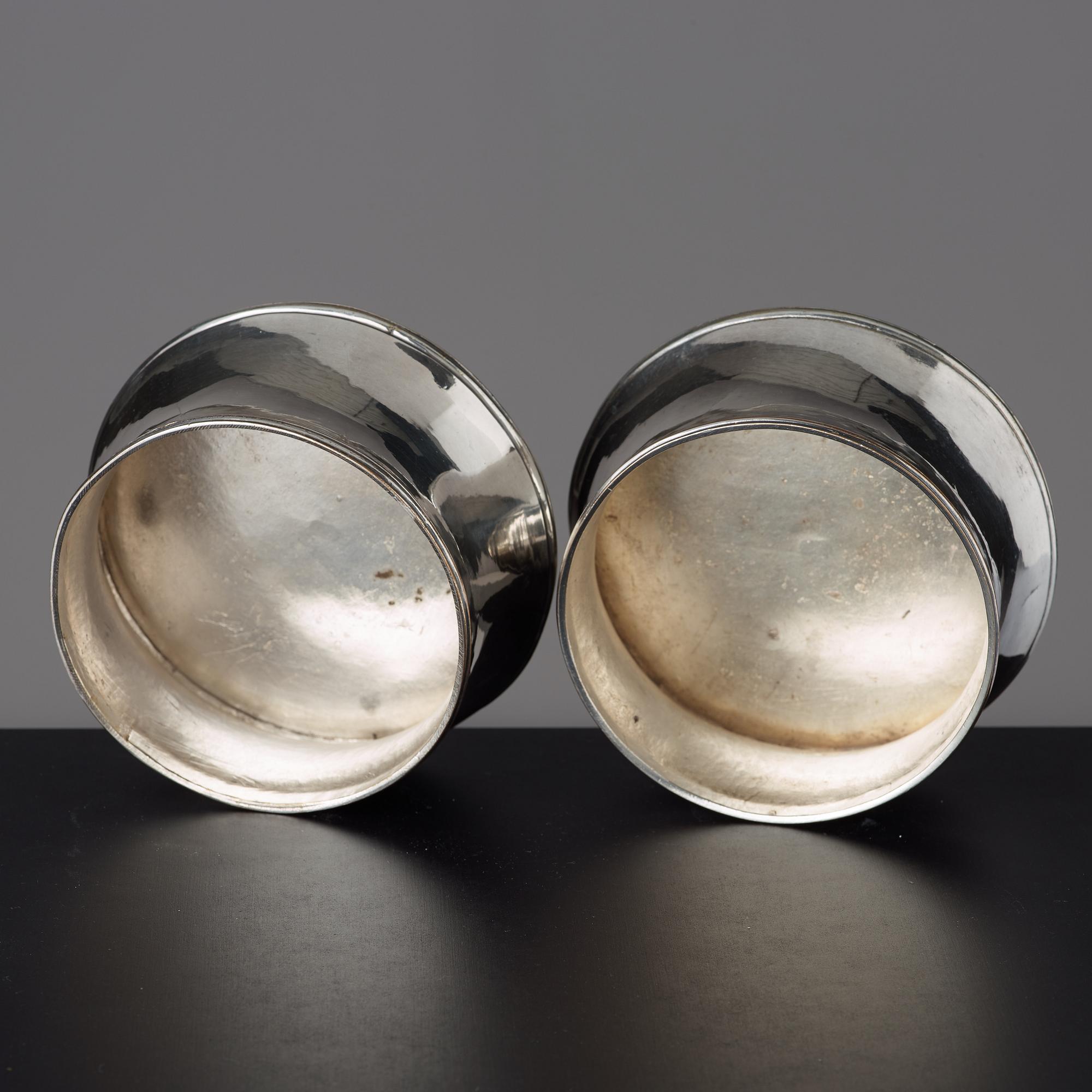 TOILETTEASKAR ett par, av Johan Gustaf Ahlgren (verksam i Stockholm 1771-99), gustavianska.