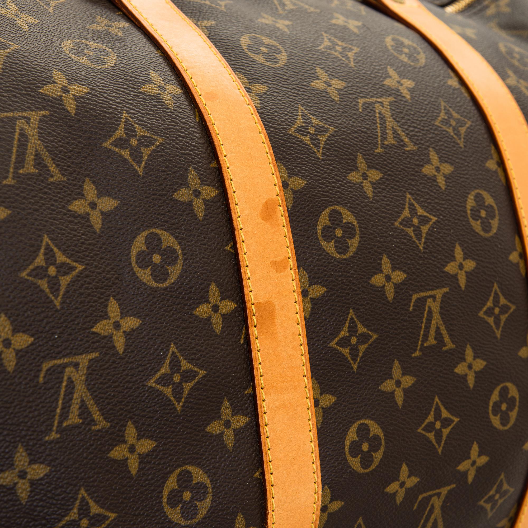 Louis Vuitton, a Monogram Canvas 'Keepall 60 Bandoulière' weekend bag.