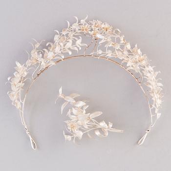 TIARA ja RINTANEULA, hopeaa. C.G. Hallbergs, Ruotsi.