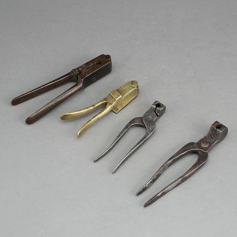 GJUTTÄNGER, 4 st, mässing/järn 1800-tal.