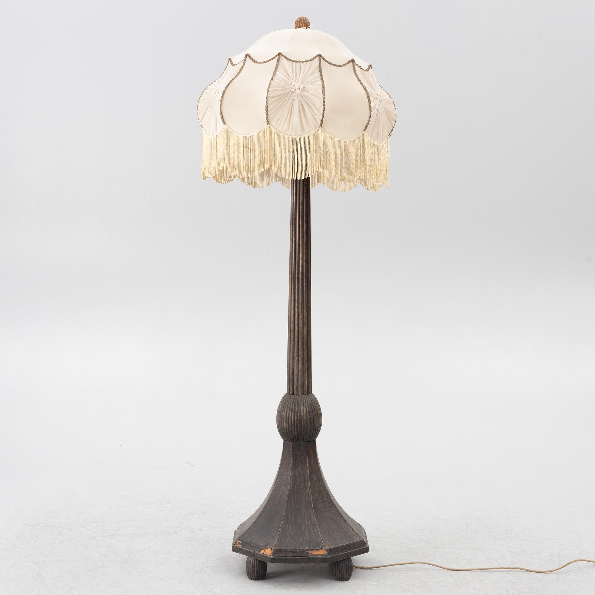 Golvlampa, 1900-talets början.