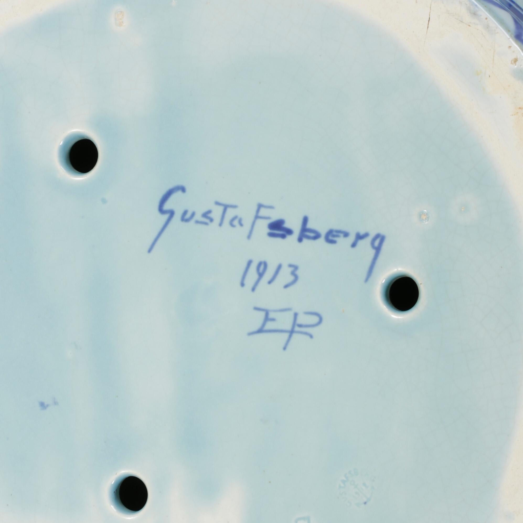 YTTERFODER, porslin, Ewaldin Pettersson, Gustavsberg, signerat "EP" samt daterat 1913.