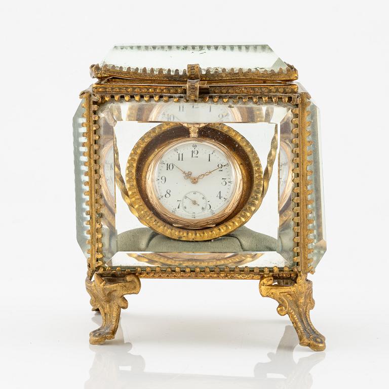 Pocket watch, 14K gold, with stand, 33.5 mm.