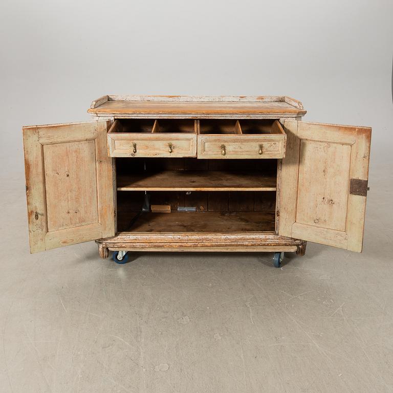 Gift in the Gustavian style, first half of the 19th century.