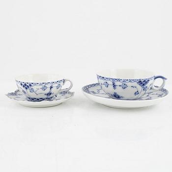 Royal Copenhagen, a 48-piece 'Musselmalet' porceain service, Denmark.
