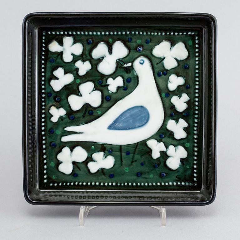 Two stoneware wall plaques by SYLVIA LEUCHOVIUS for Rörstrand, second half of the 20th century.