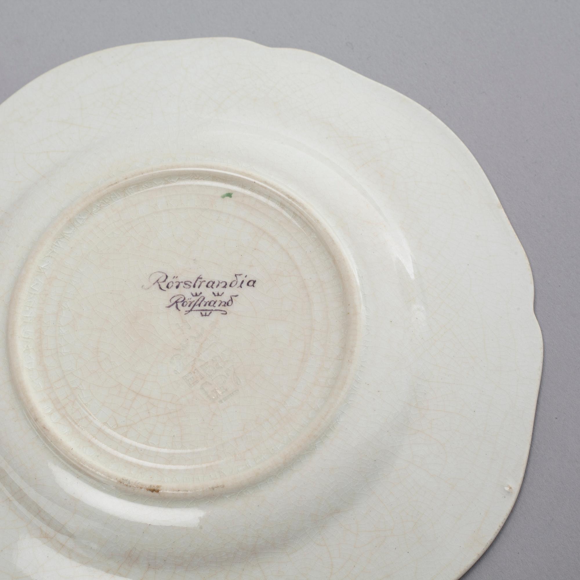 90 pieces of earthenware tableware from Rörstrand, model "Rörstrandia", 1930-56.