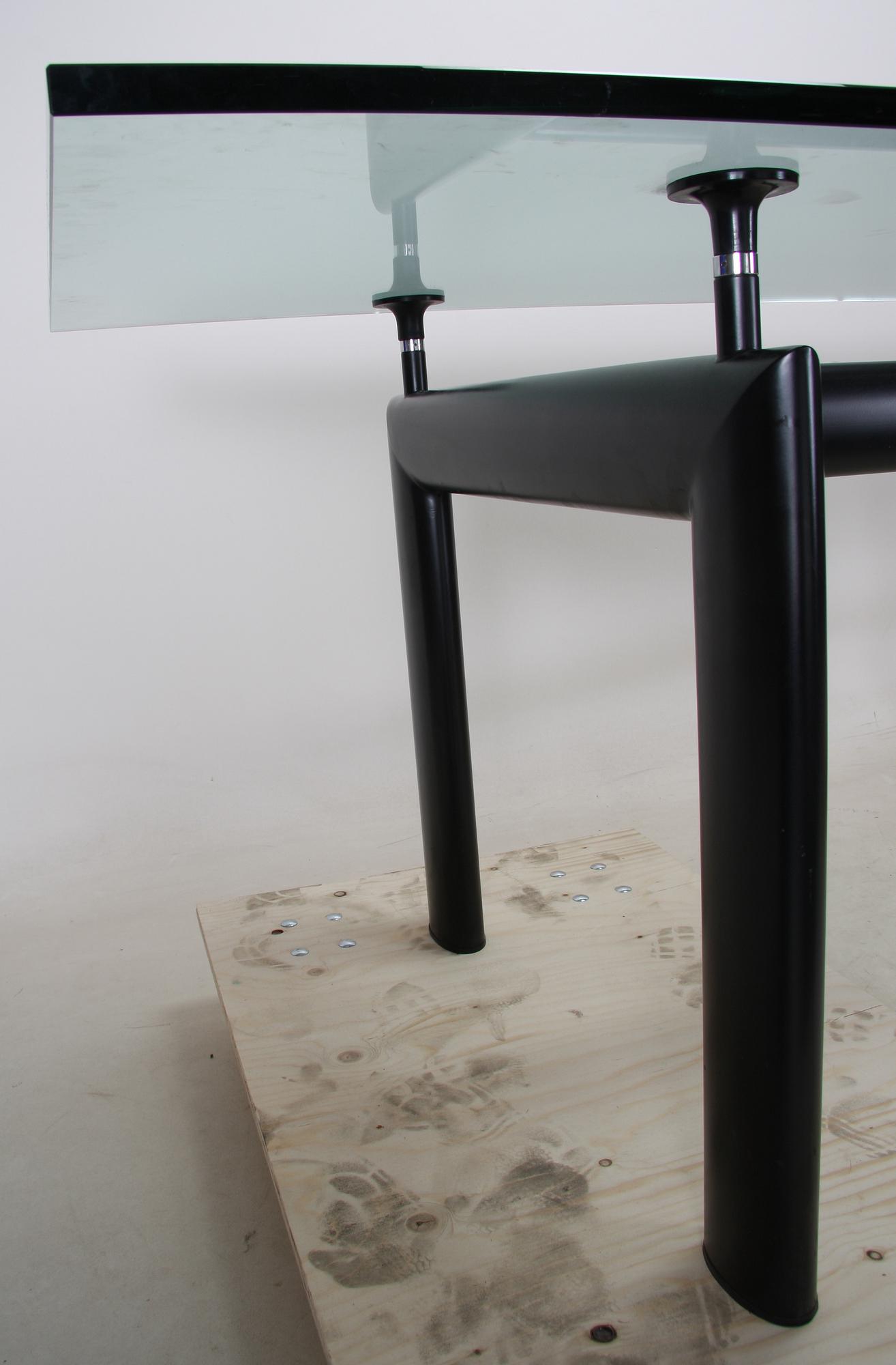 MATBORD, 1900-talets slut efter Le Corbusier "LC6".