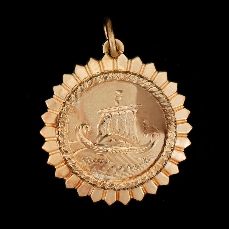 PARTI GULDSMYCKEN, 14-18K, 1900-tal. Tot vikt ca 36 gram.