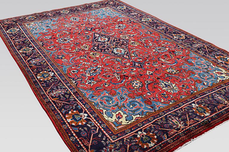 A carpet, Mahal, 328 x 222 cm.