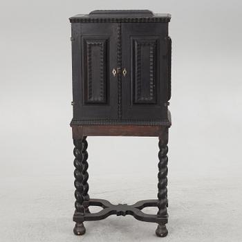 Kabinettsskåp, Barock, 1700-talets början.