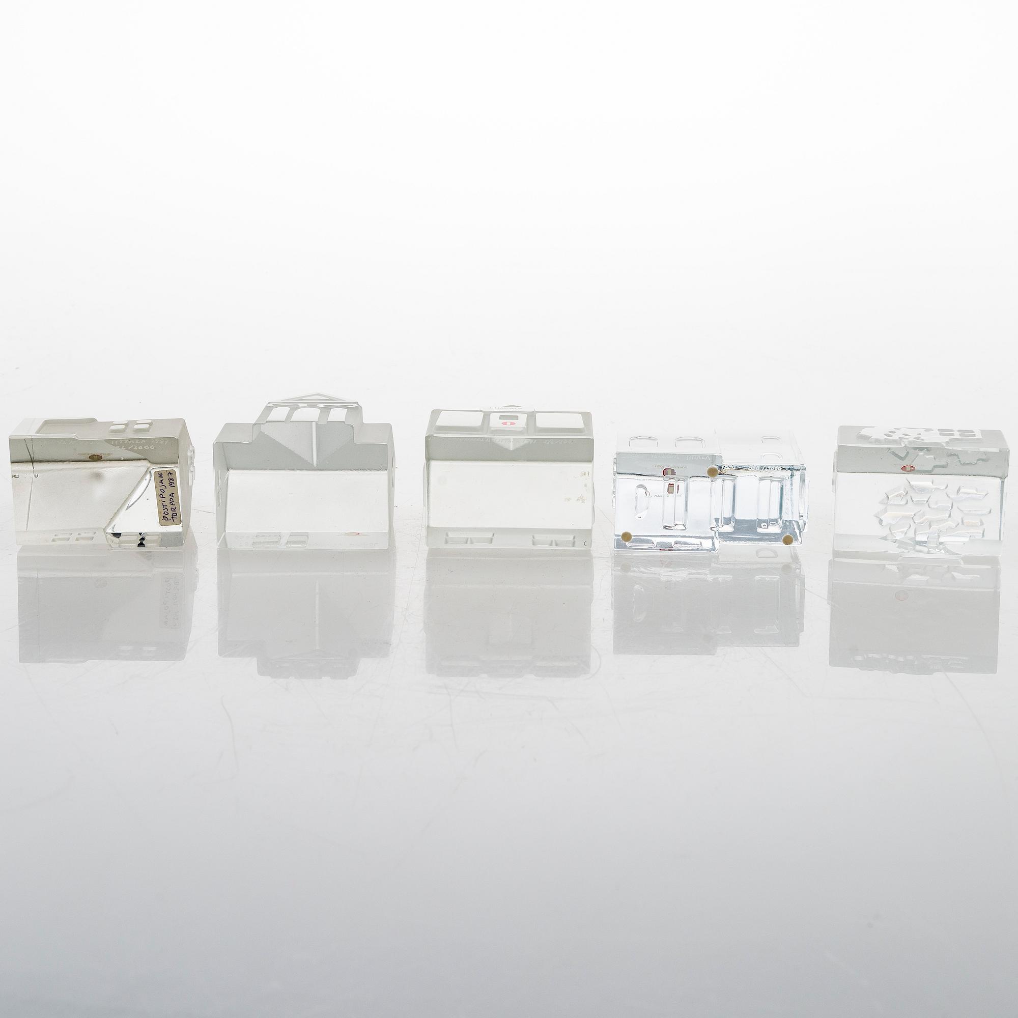 JORMA VENNOLA, A set of five chrystal glass sculptures "THe Iittala village". Signed.