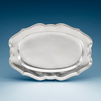 998. A Swedish 18th century silver dish, makers mark of Petter Lund, Stockholm 1758.