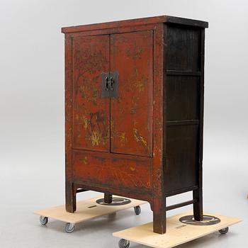 A Chinese cabinet, 19th Century.