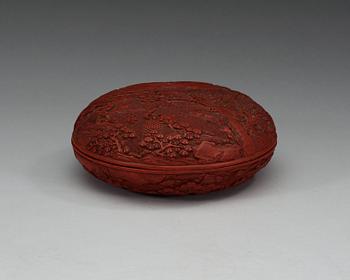 ASK med LOCK, röd lack. Qing dynastin (1644-1912).