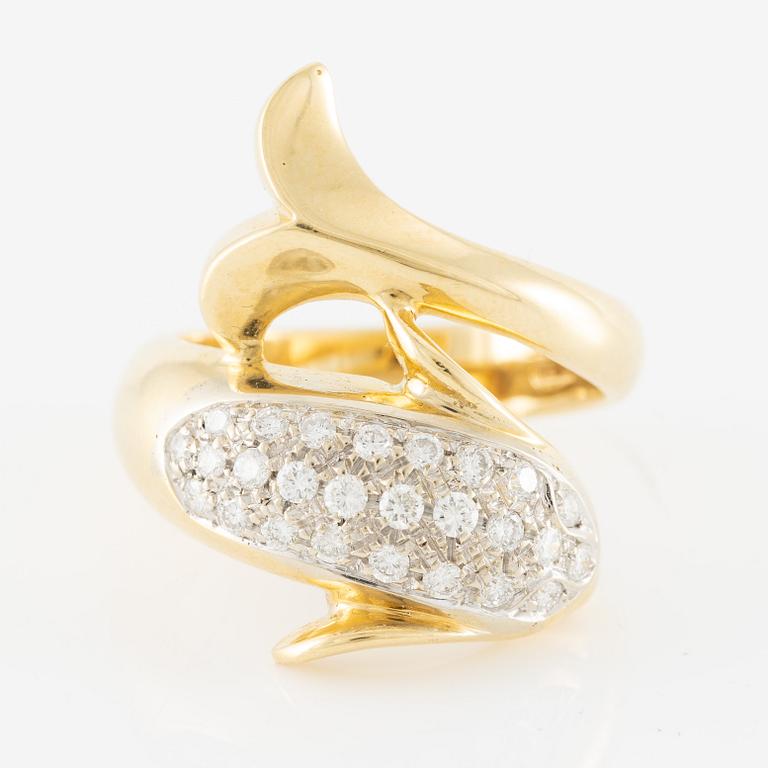 Ring in the form of a dolphin, 18K gold with brilliant-cut diamonds, Italy.