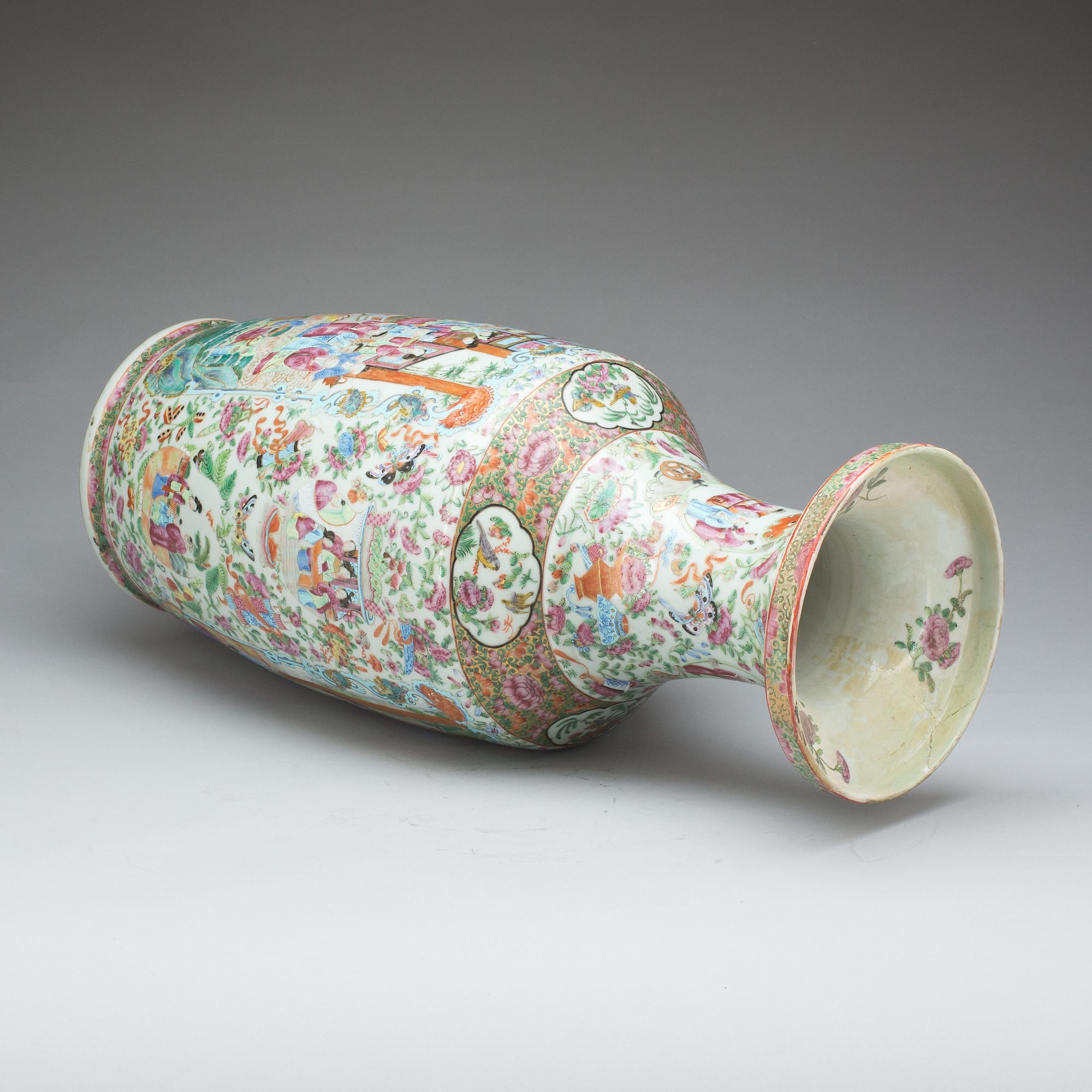 GOLVVAS, porslin, Kina,  Kanton 1800-tal.