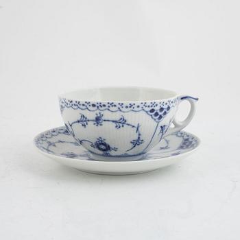 Royal Copenhagen, a 14-piece porcelain tea service, 'Musselmalet', Denmark.
