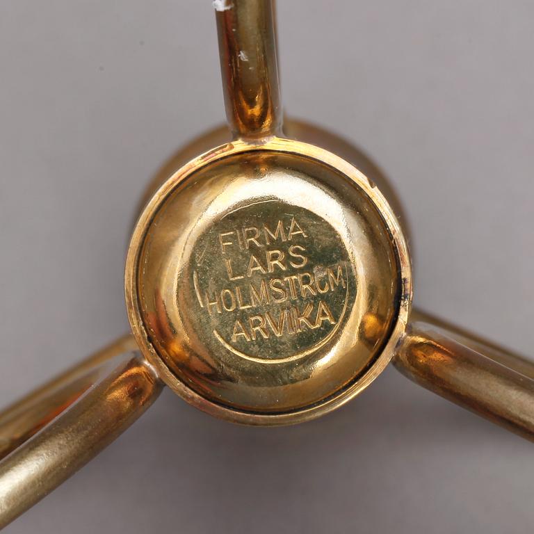 LJUSSTAKAR, 2 st mässing, Lars Holmström, Arvika, 1900-tal.