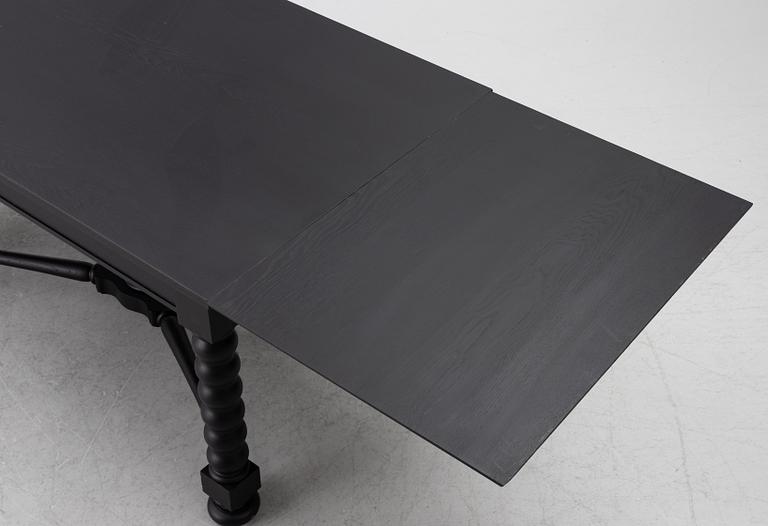 Dining table, first half of the 20th century.