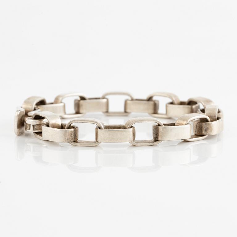 Sven-Erik Högberg, arm bracelet and collar, silver.