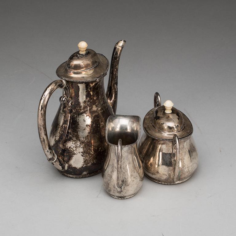 KAFFESERVIS, 3 delar, silver, svenska importstämplar, 1916. Total vikt ca 1150 gram.