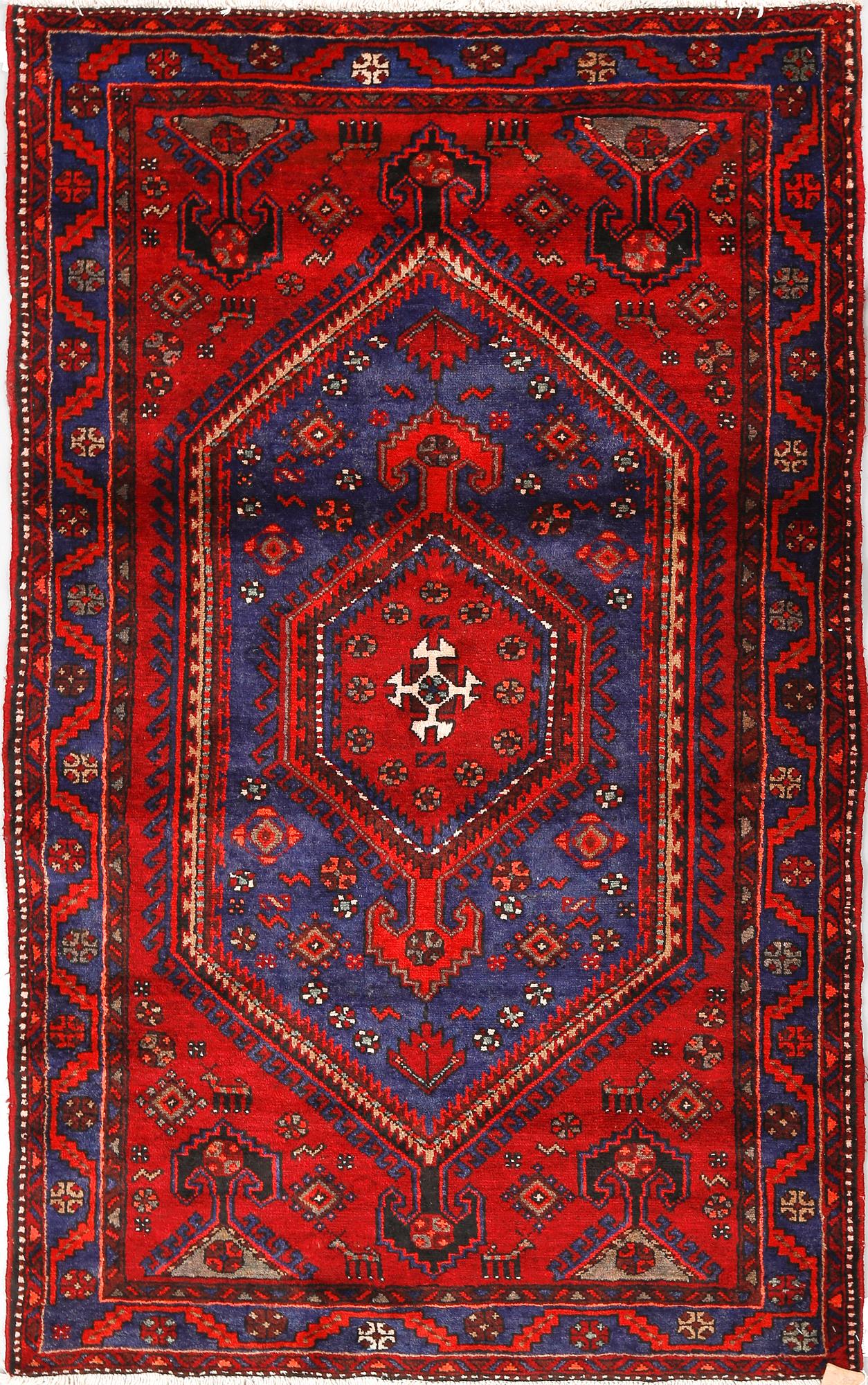 MATTA, Hamadan. Ca 207x130 cm.