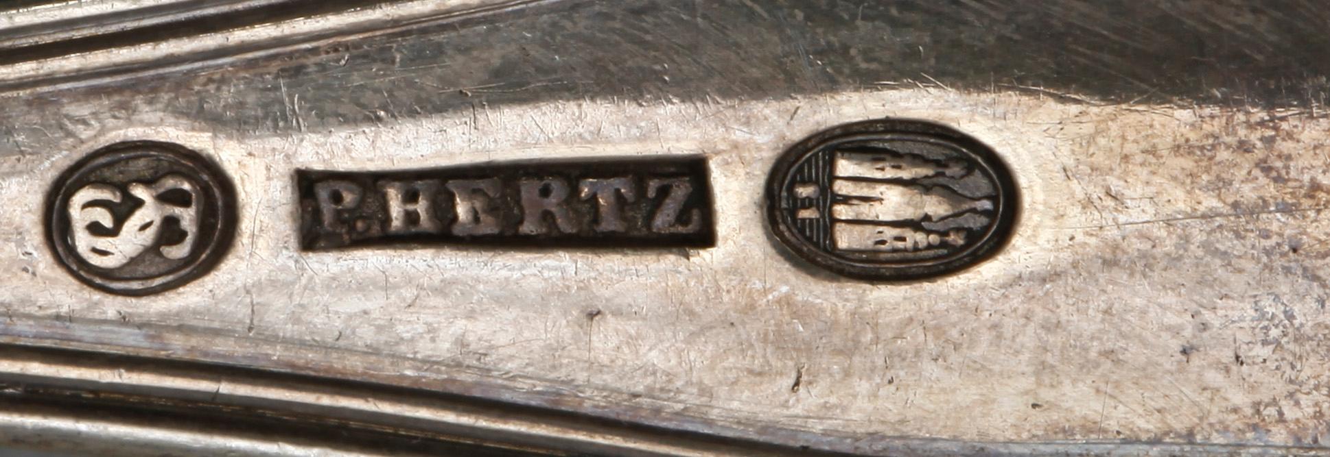 BESTICK, 74 delar, silver, "Gammal dansk", bl a P. Hertz, Köpenhamn 1900-tal.