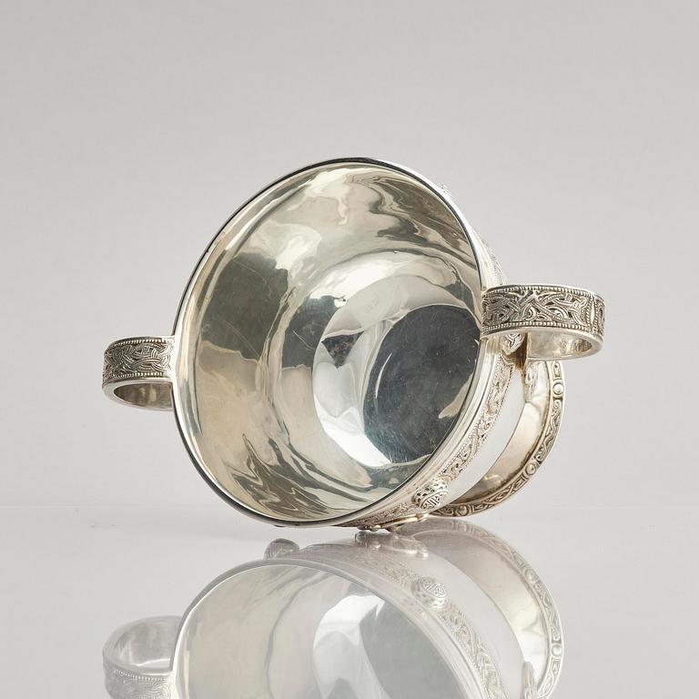 A British early 20th century silver bowl, mark of Lambert & Co (Herbert Charles Lambert), London 1911.