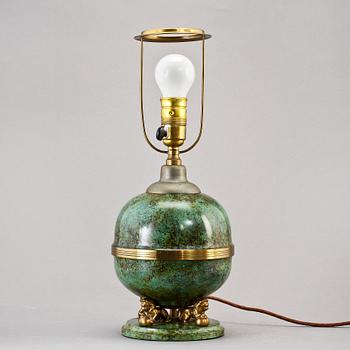 BORDSLAMPA, 1900-talets första hälft.