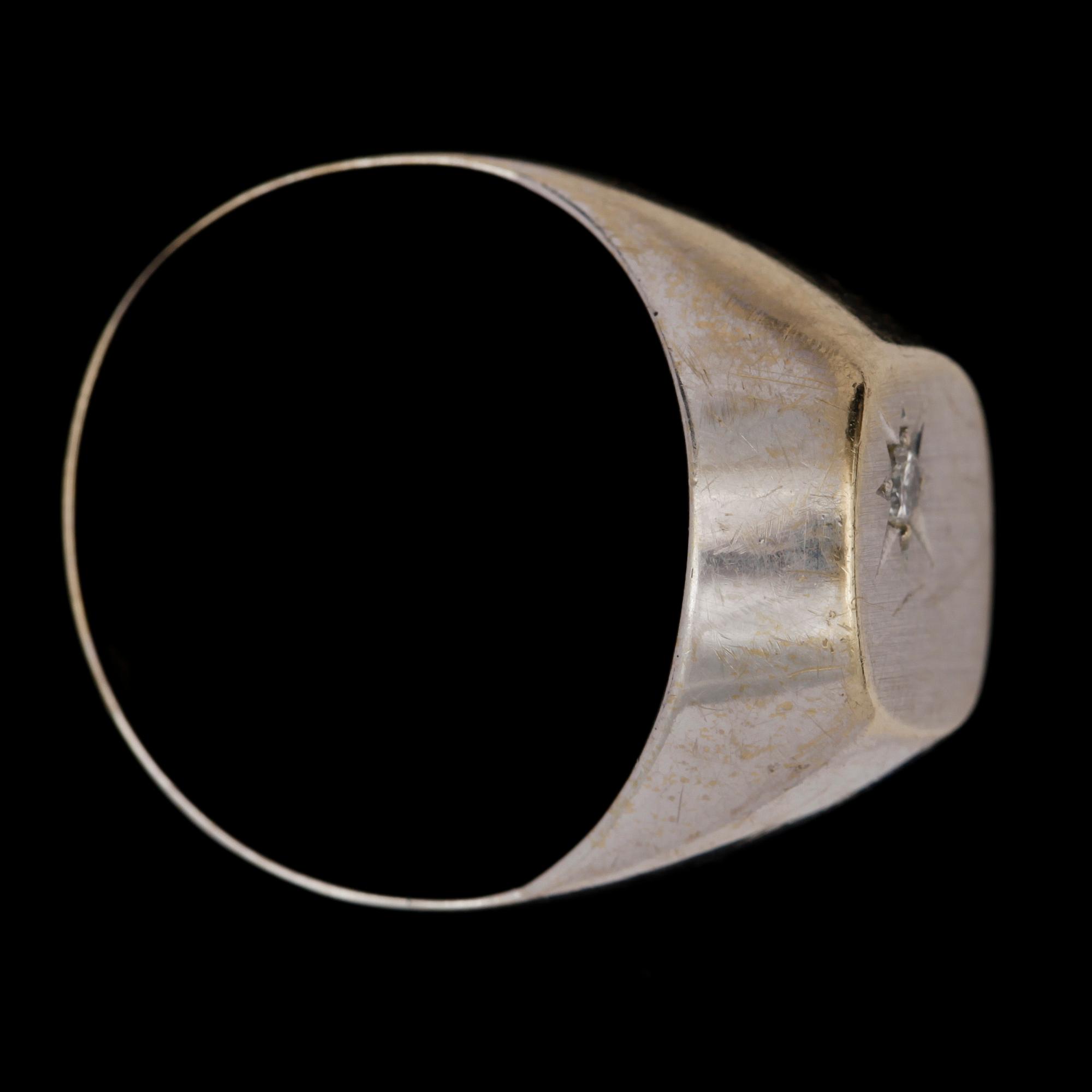 HERRINGAR, 2 st, 18 k guld, briljantslipad diamant samt syntetisk rubin. Tot vikt ca 9 g.