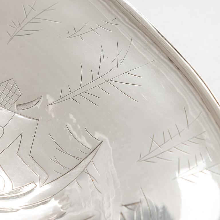 Tapio Wirkkala, Fat, silver, "Björnjakt", Tillander, Helsingfors 1951.