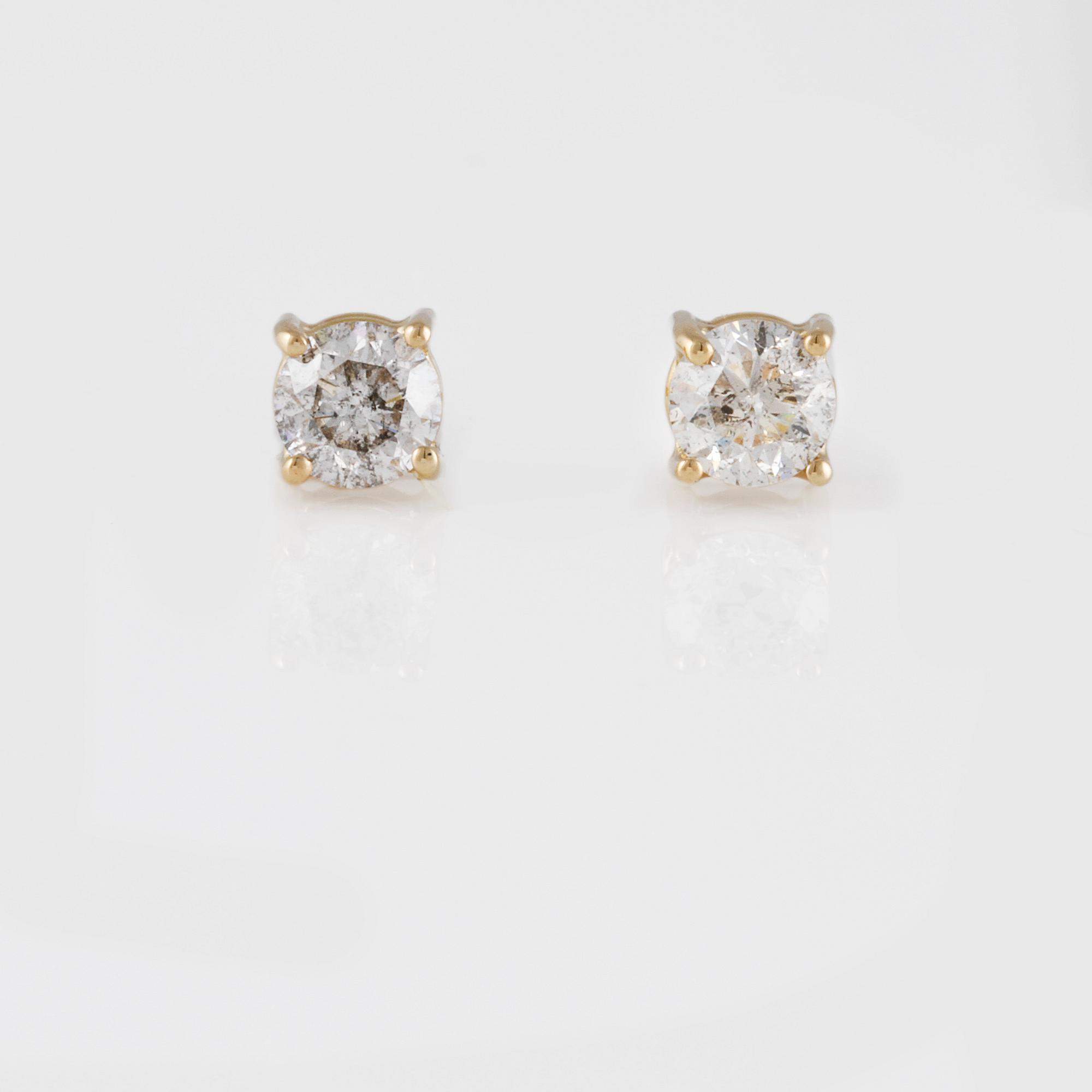 ÖRHÄNGEN, 18K guld med briljantslipade diamanter ca 0.63 ct. Vikt 1,6 gram.