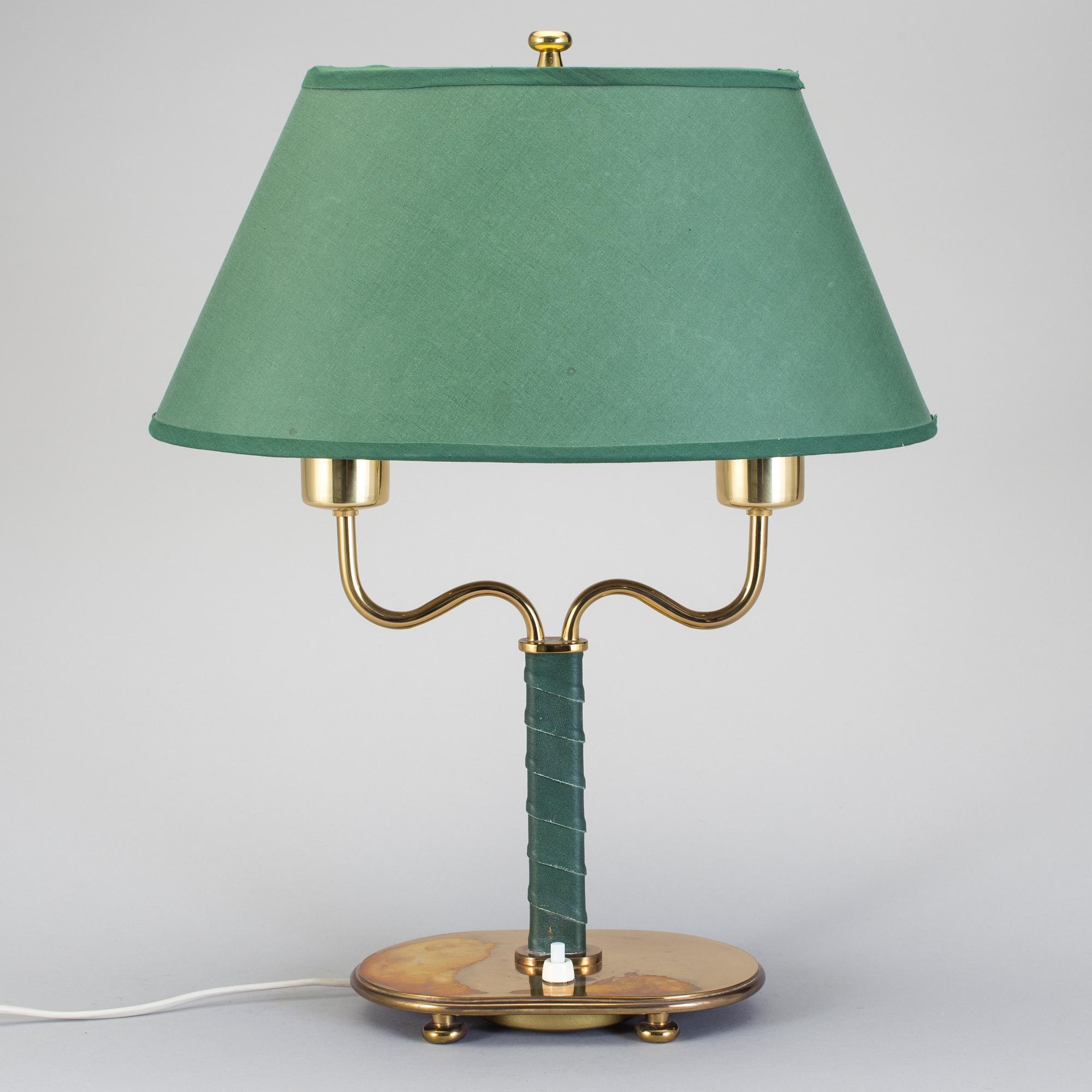 JOSEF FRANK, bordslampa, Firma Svenskt Tenn. Modell 2388.