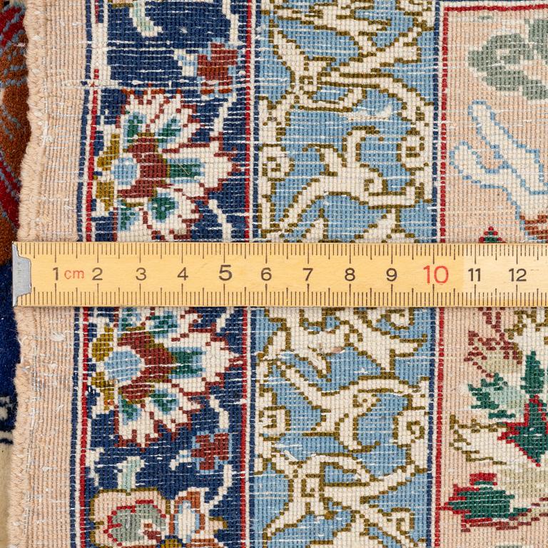 Matta, Isfahan, figural, signerad, ca 240 x 150 cm.