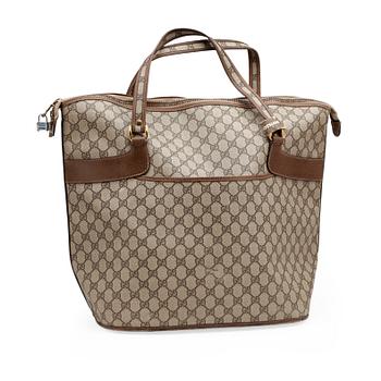 406. GUCCI, axelremsväska / bag.