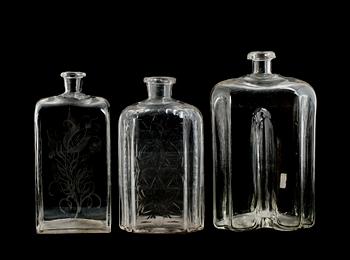 KARAFFER, 3 st, glas, 1700-/1800-tal.
