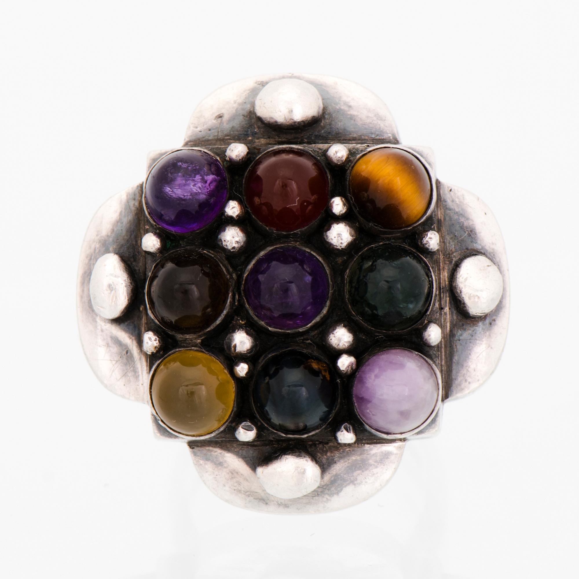 SAARA HOPEA, SORMUS, pyöröhiotut puolijalokivet, hopeaa, 1960-luku.