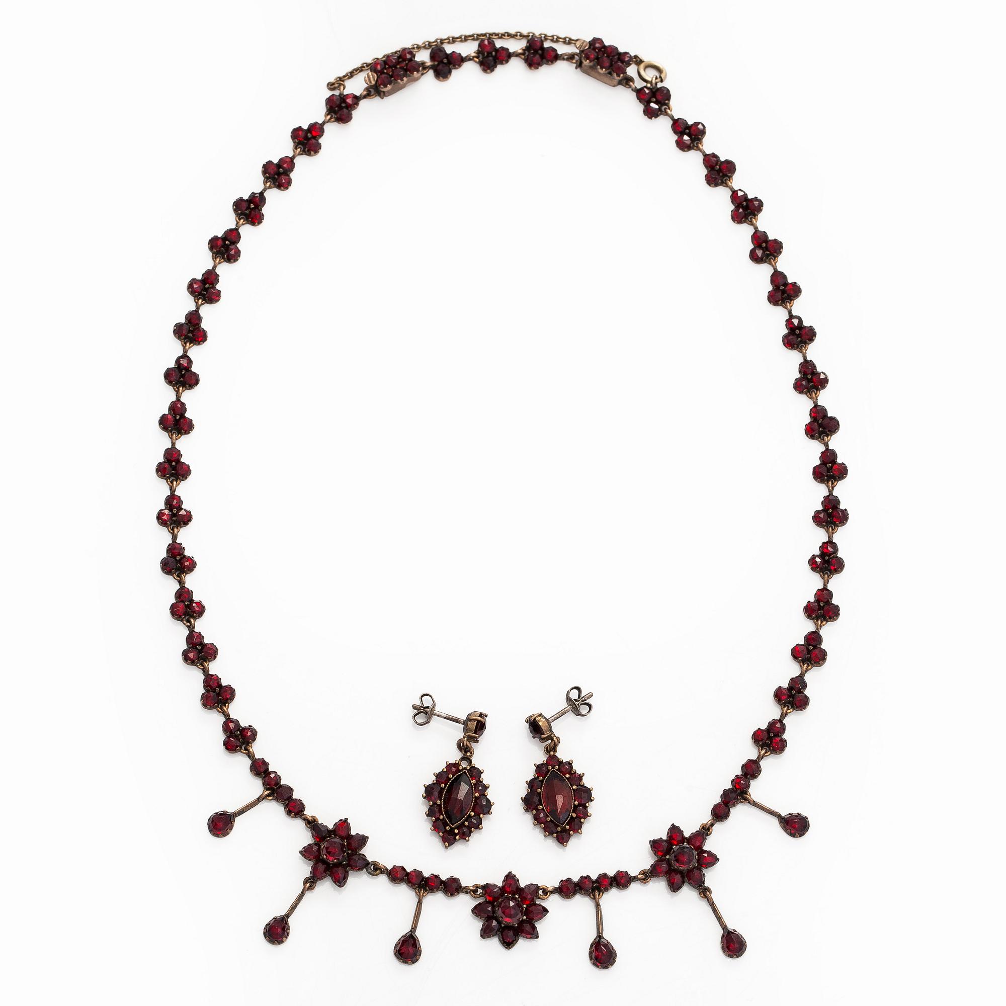Necklace and earrings, Victorian, faceted garnets, gilded silver.