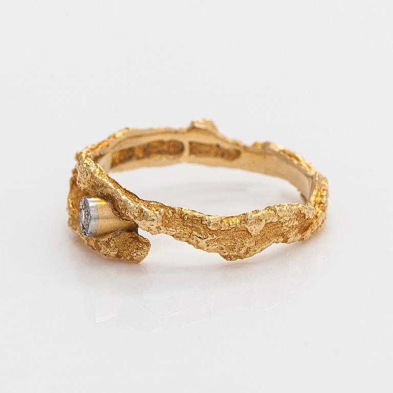 Björn Weckström, Ring, "Diamond pond", 8/8 cut diamond, 18K gold, Lapponia 1971.