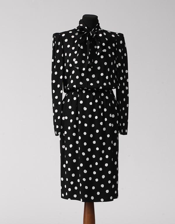 KLÄNNING, Yves Saint Laurent, 1980-talets början.