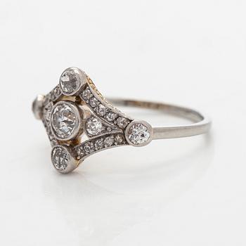 Ring, art deco, guld och gammalslipade diamanter.