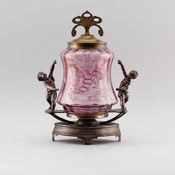 BONBONJÄR, glas och pläter, England, omkring år 1900.
